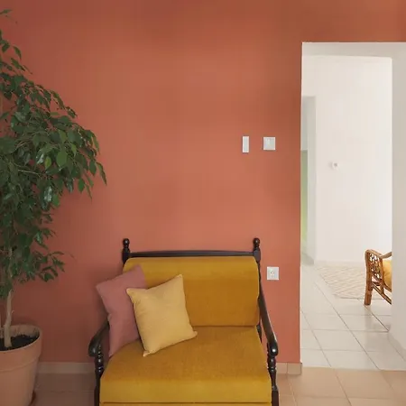 Apartment Garden House Retreat Drama