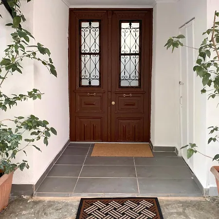 Garden House Retreat *