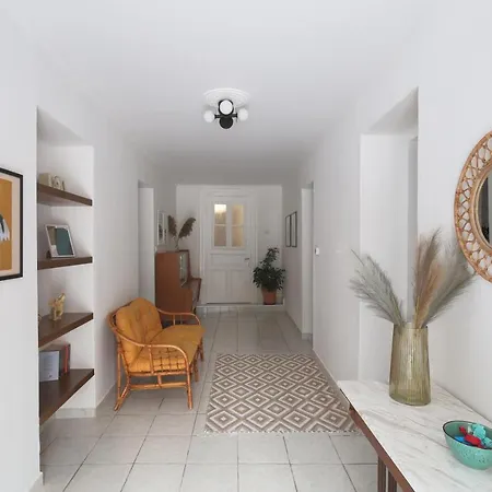 Garden House Retreat * Drama